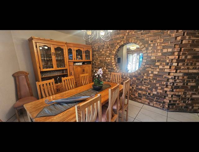4 BEDROOM HOUSE FOR SALE IN MEYERSDAL